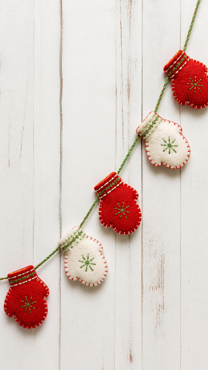 Felt Mitten Garlands