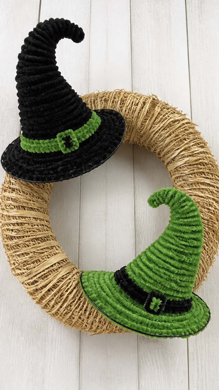 Pipe Cleaner Witch Hat Wreath