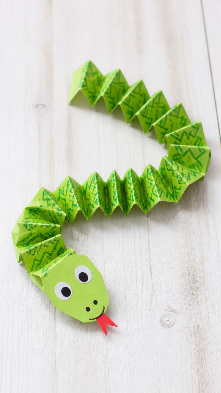 Paper Fan Snake
